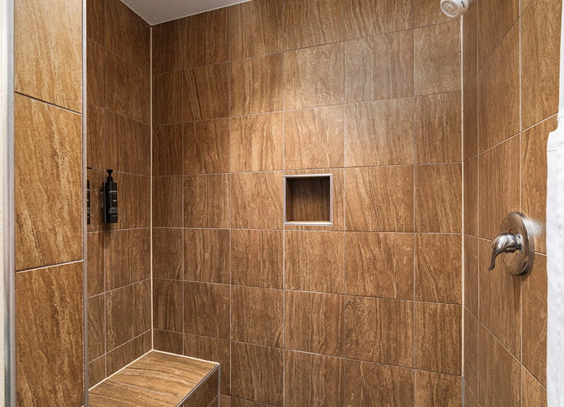 Jacuzzi Suite